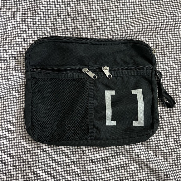 [Solidcore] pouch - Picture 1 of 2